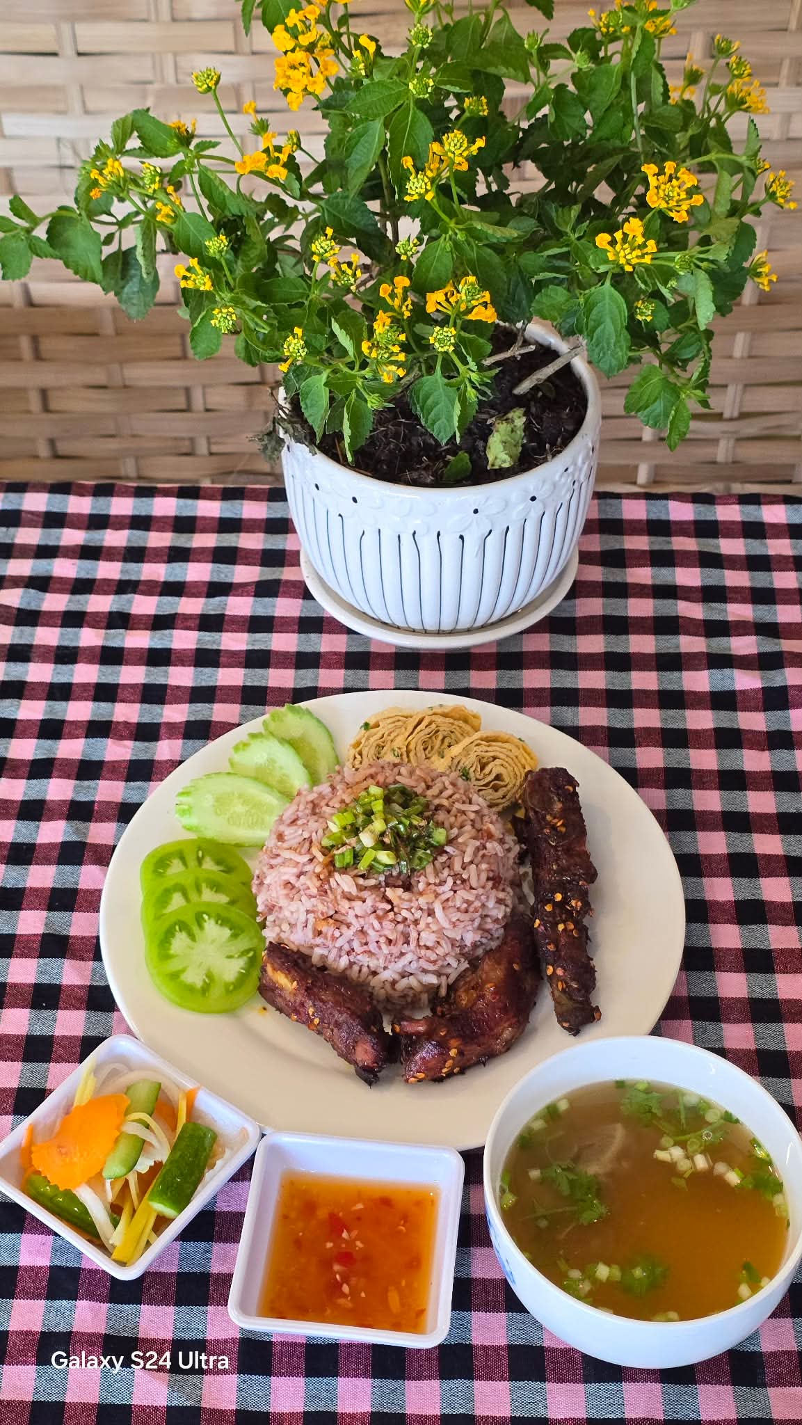 Homeland pork, egg and brown rice